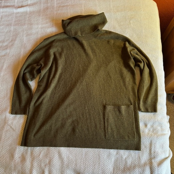 Women's Garnet Hill Sylvie Cashmere Cowl Neck Sweater, Olive Green, Size L - Picture 4 of 10